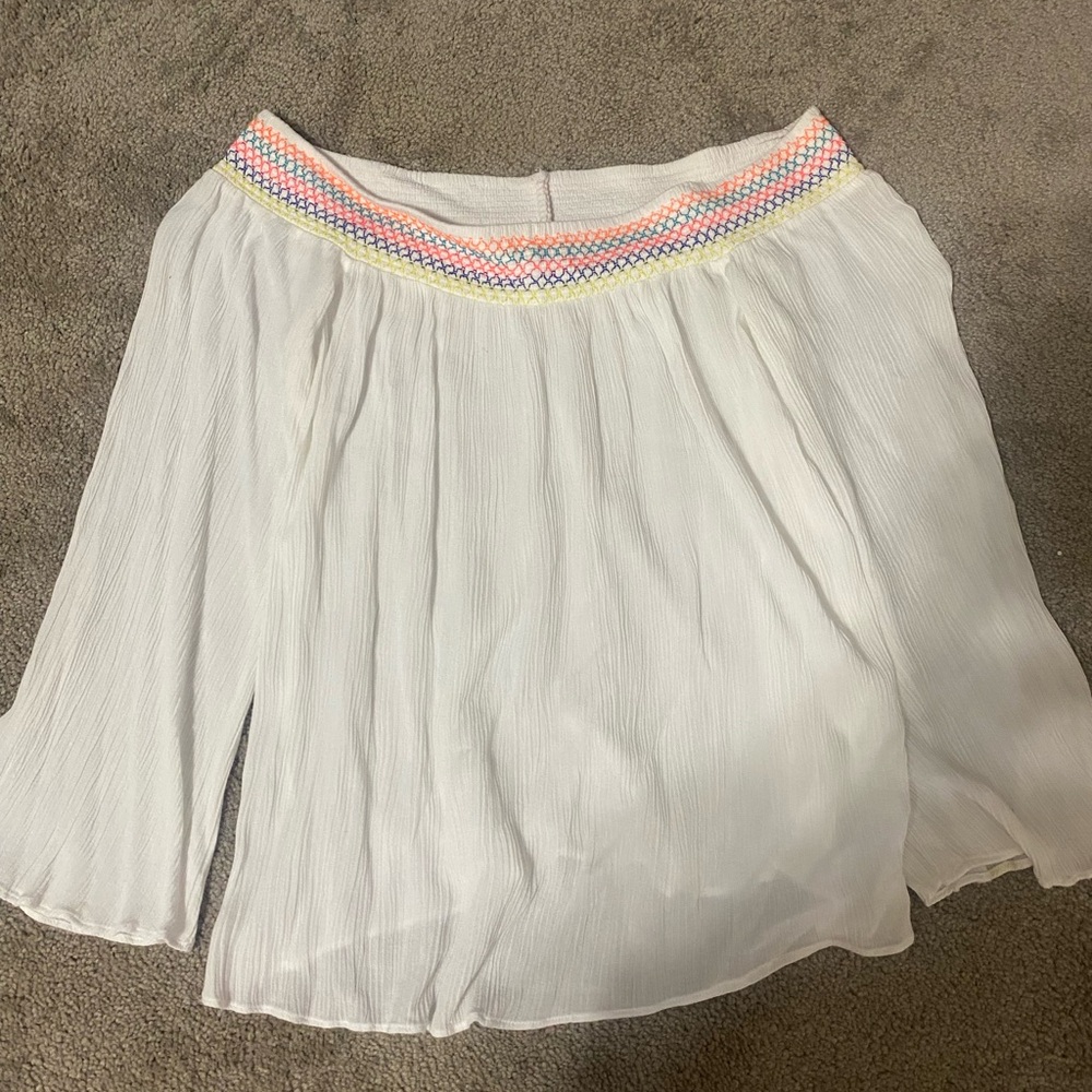 Lilly Pulitzer White Top with vibrant Multicolor embroidery Trim